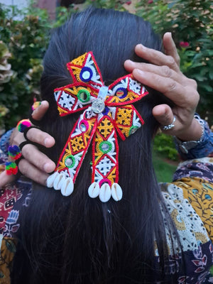 DESI COLOUR X BOW
