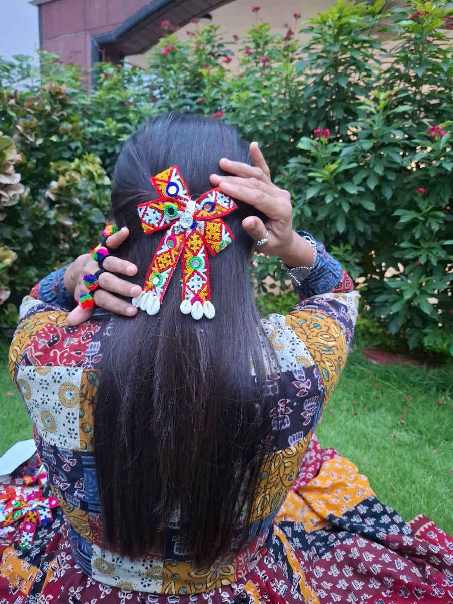 DESI COLOUR X BOW